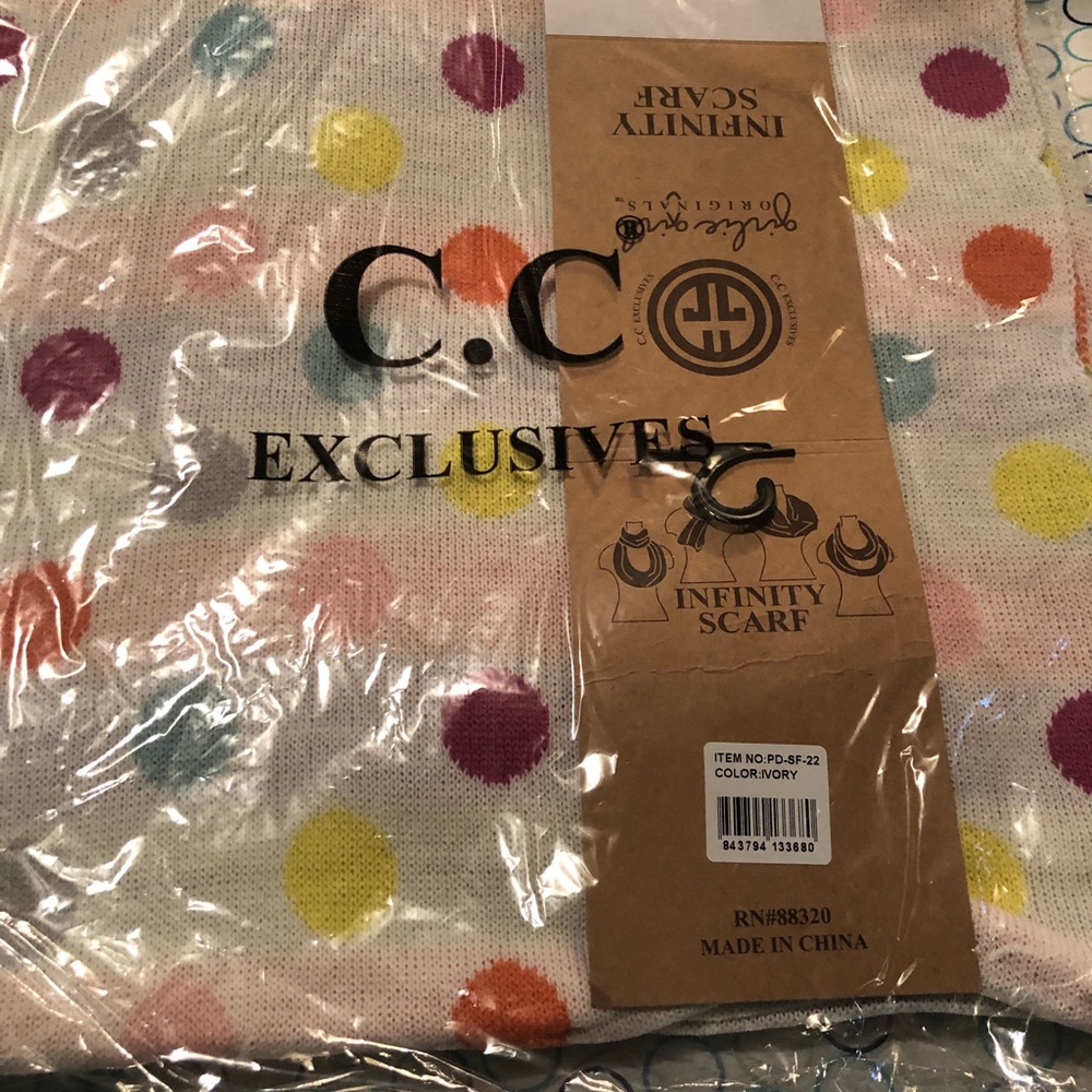 Infinity scarf. Multi color. Still in package